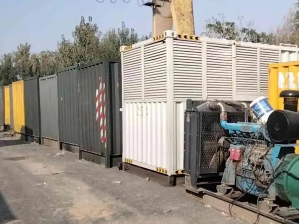 襄州200KW柴油发电机机组每小时油耗是多少?